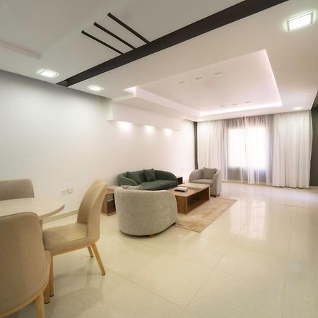 Mirada Gold Jizan - Resort & Private Pools Bagian luar foto A living room in a condominium